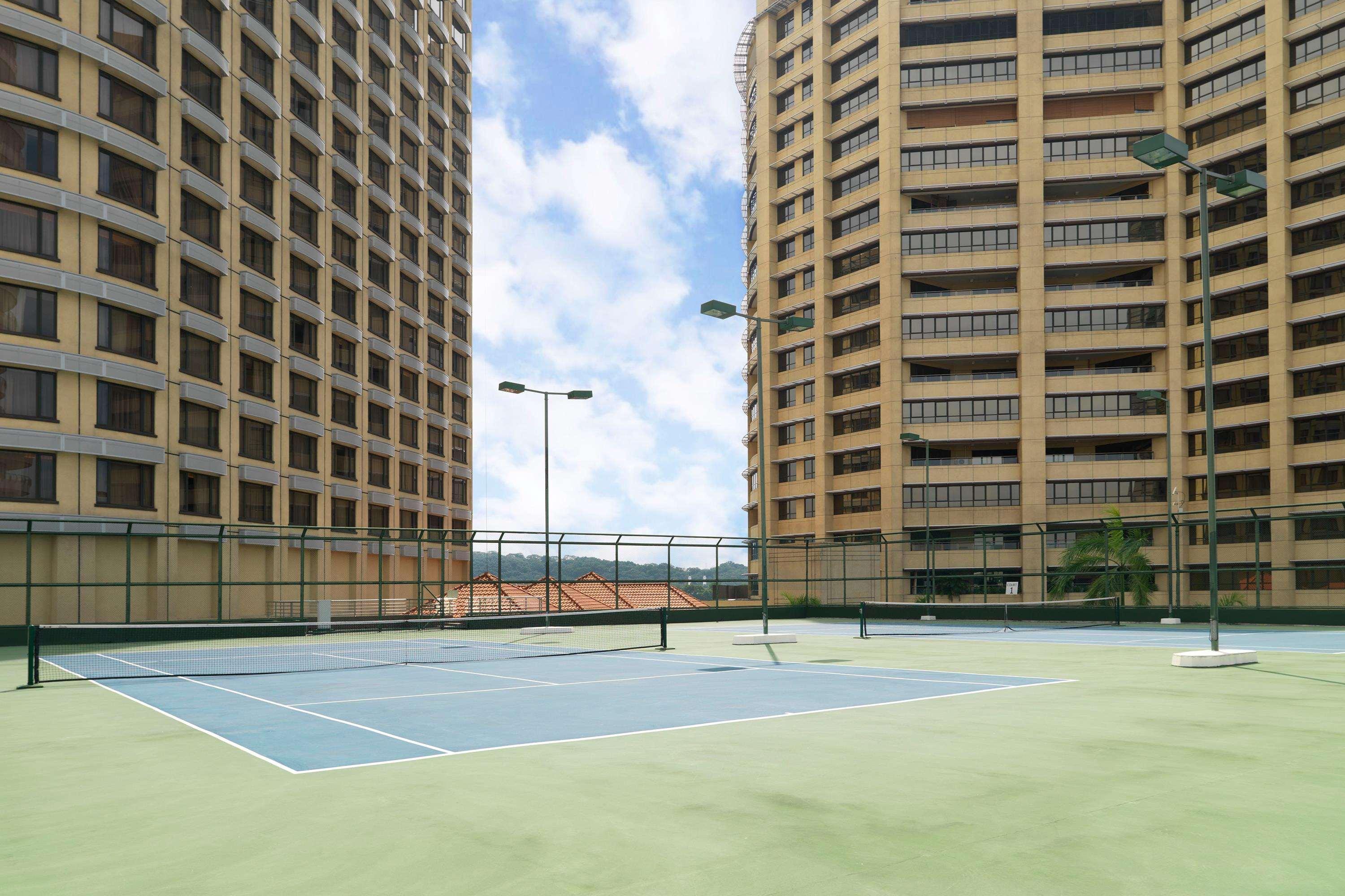 One World Hotel Petaling Jaya Εξωτερικό φωτογραφία Tennis courts at the complex