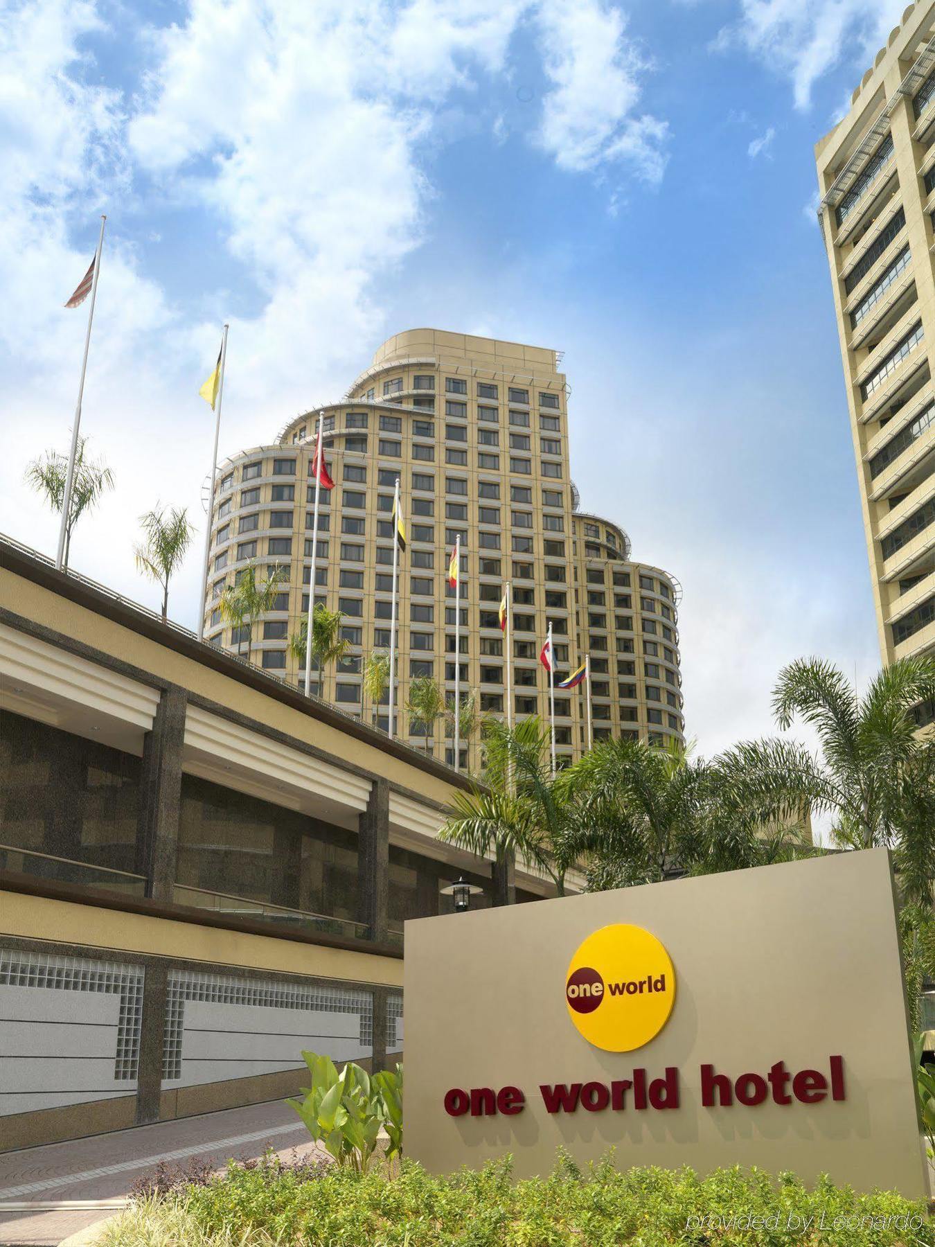 One World Hotel Petaling Jaya Εξωτερικό φωτογραφία The hotel in 2012